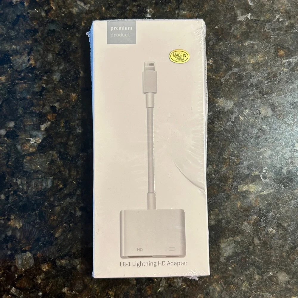 L8-1 Lightning HD adapter, NWT unopened package